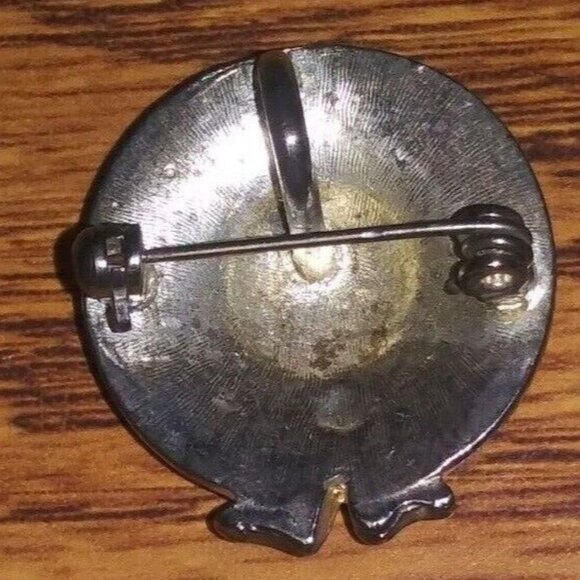 Red Hat Brooch Pin Enamel Purple bow Red Hat society Vintage 1" EUC pretty - Picture 4 of 4